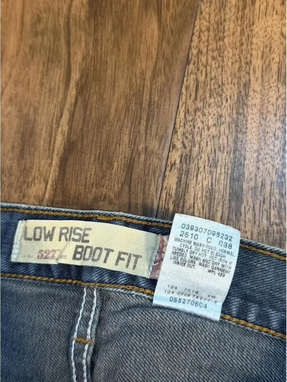 Vintage Levis 527 Baggy Low Rise Boot Cut Flare Distressed Jeans Size 34x30
